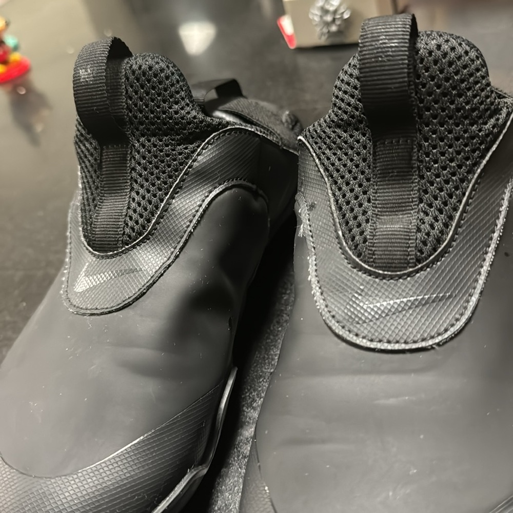 Nike - Picture 5 of 10